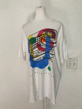 Load image into Gallery viewer, Vintage 90's Guggenheim Museum NYC New York art tee