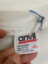 Load image into Gallery viewer, Vintage 90's Guggenheim Museum NYC New York art tee