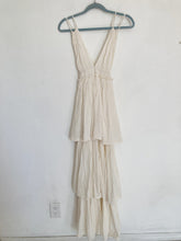 Load image into Gallery viewer, Hippie  open back wedding dress
