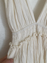 Load image into Gallery viewer, Hippie  open back wedding dress