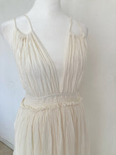 Load image into Gallery viewer, Hippie  open back wedding dress