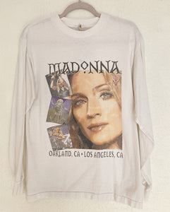 Vintage 2001 MADONNA Drowned World Tour Oakland Califonia parking lot  tshirt