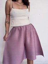 Load image into Gallery viewer, pleated extra wide shorts.